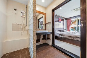Standard Twin Room | Bathroom | Shower - EBS Hostel Phuket, Kata Beach (Kata)
