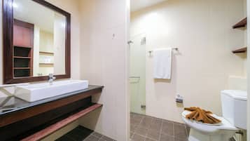 Basic Shared Dormitory, Mixed Dorm | Bathroom | Shower