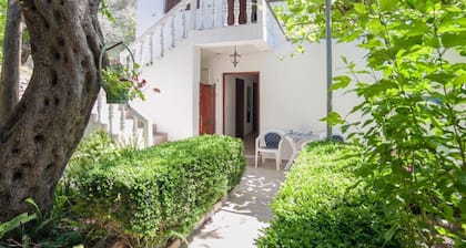 Petrovac Serenity Stay Near the Beach