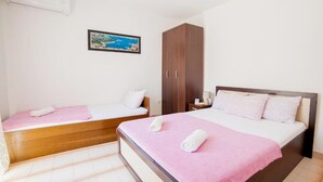 3 bedrooms - Petrovac Serenity Stay Near the Beach (Petrovac)