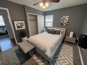 4 bedrooms, iron/ironing board, WiFi, bed sheets - The Nesting Place – Cozy Retreat Near Great Food & Nature Trails  WiFi & AC (Richardson)