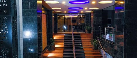 Fachada del alojamiento - Noche