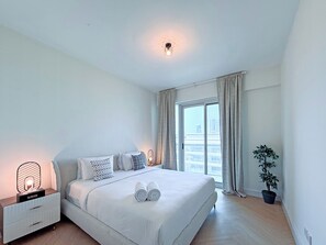 Premium Apartment, 2 Bedrooms, Lake View - bnbme - Golf Tower - 2 BDR (Dubai)