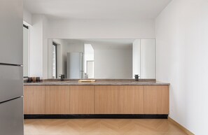 Deluxe-Apartment, 2 Queen-Betten, Balkon, Meerblick | Badezimmer