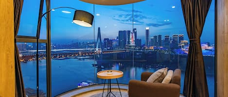 Apartamento panorâmico, 2 camas Queen, suíte, vista para o oceano | Vista do quarto