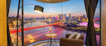 Nuanyu Apartment with River View & Drone Show View