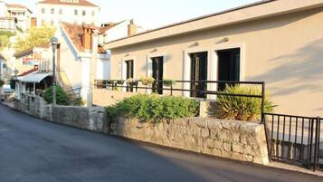 Apartment (Two Bedroom Apartment with Seaview) | Exterior