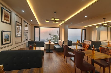 Restaurante. Shimla Inn