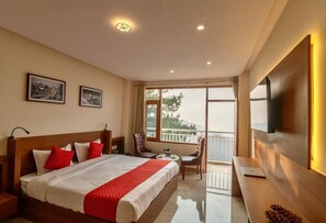 Dobbeltrom – premium, fjellutsikt | Skrivebord, skrivebord for bærbar PC og wi-fi (inkludert)