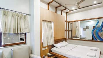 Comfort Suite | Living area | TV