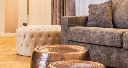 Roksoxhome Designer Boutique Apartment