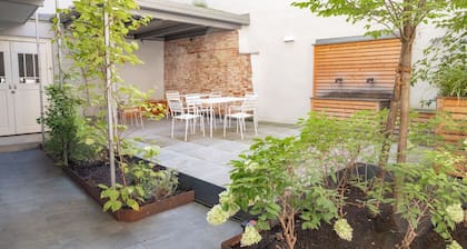 Roksoxhome Designer Boutique Apartment