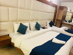 Quarto luxo, vista para a cidade | Wi-Fi de cortesia