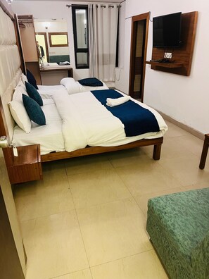 Deluxe Room, City View | Free WiFi