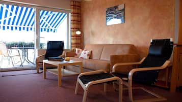 Fernseher, Tischtennisplatte, Stereoanlage