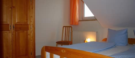 1 chambre, fer et planche à repasser, Wi-Fi gratuit, draps fournis