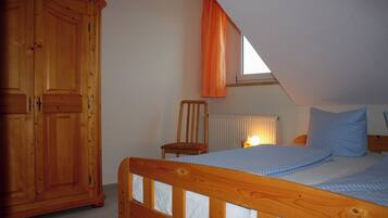 1 dormitorio, tabla de planchar con plancha, wifi gratis y ropa de cama