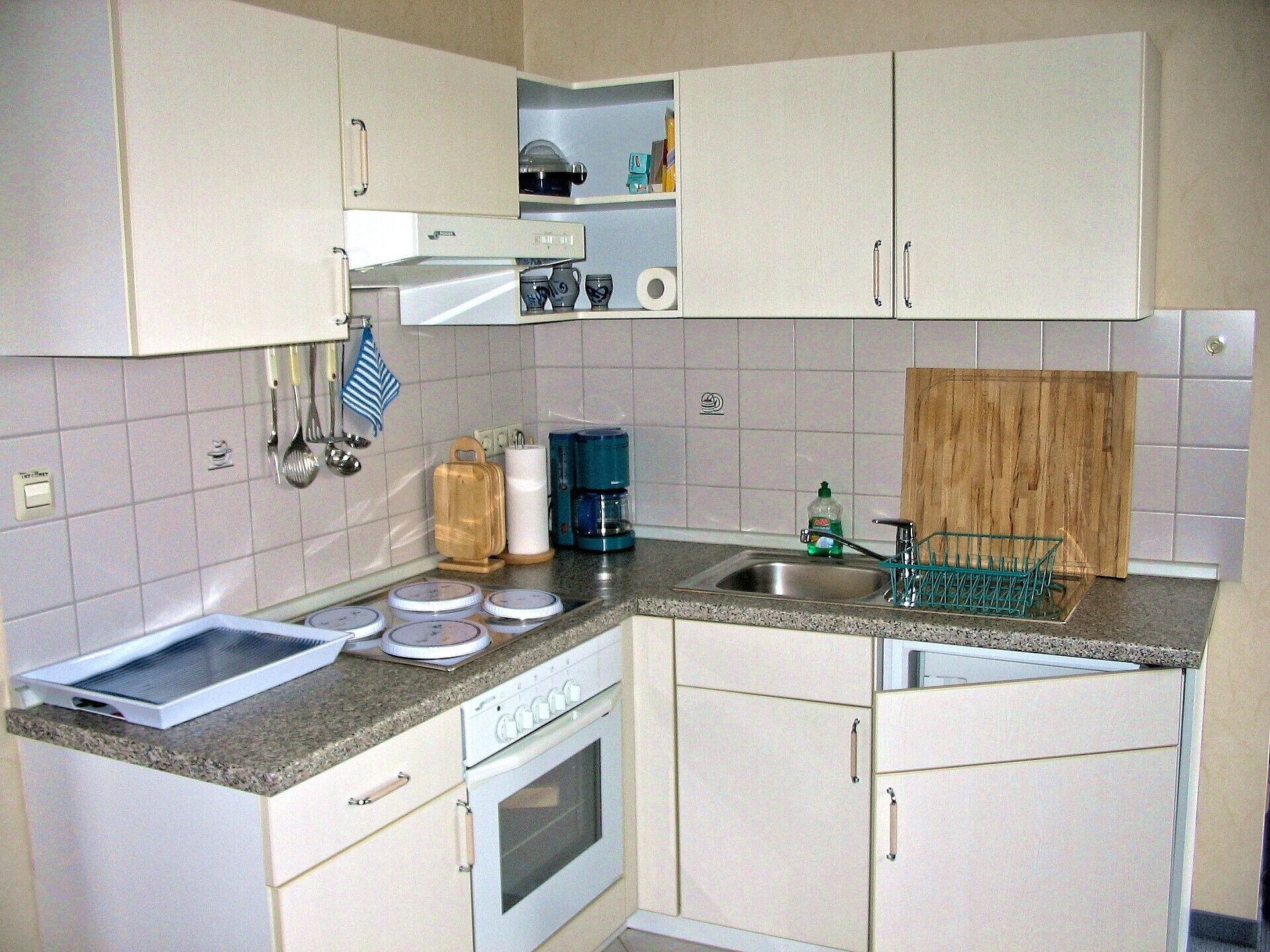 Kühlschrank, Ofen, Herdplatte, Geschirrspüler