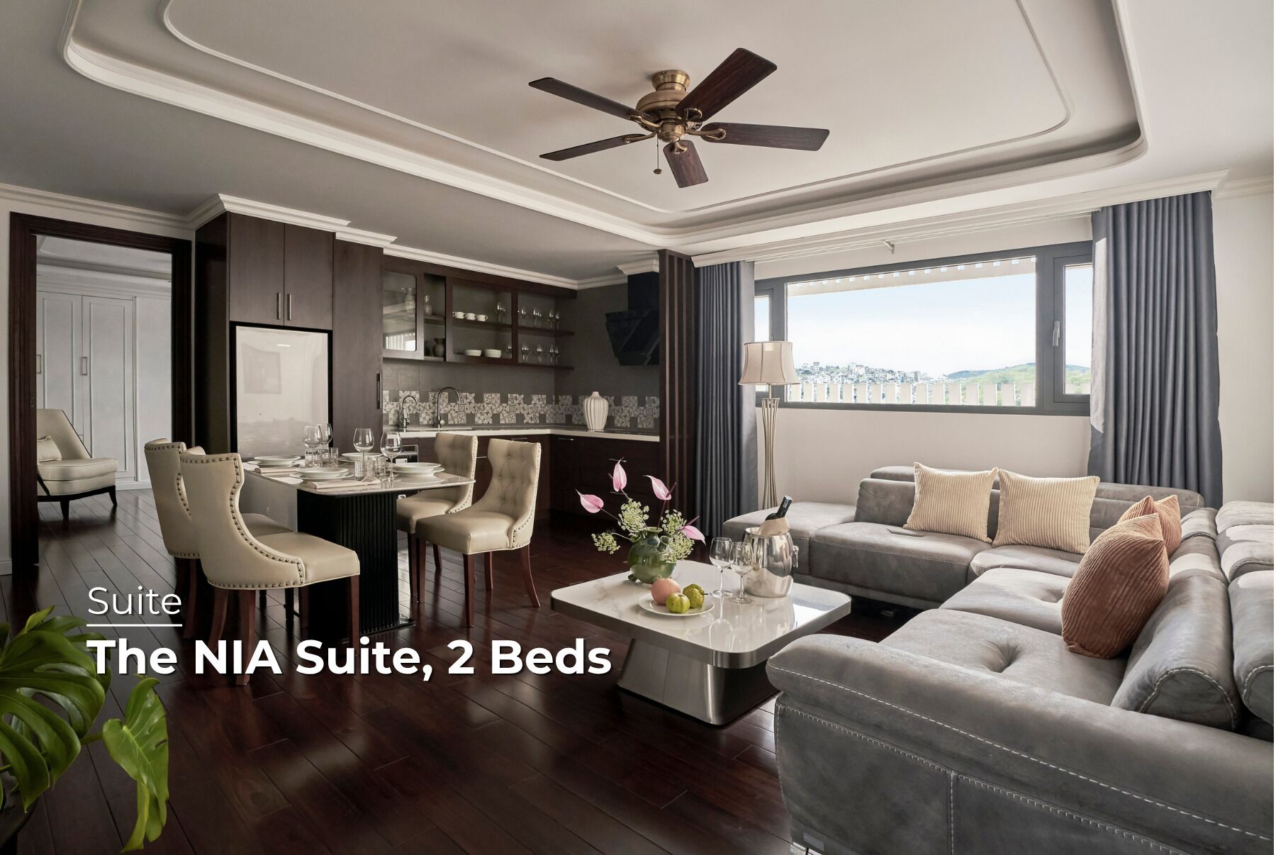 Suite – exclusive | Oppholdsområde | En 55-tommers TV med kabel-kanaler