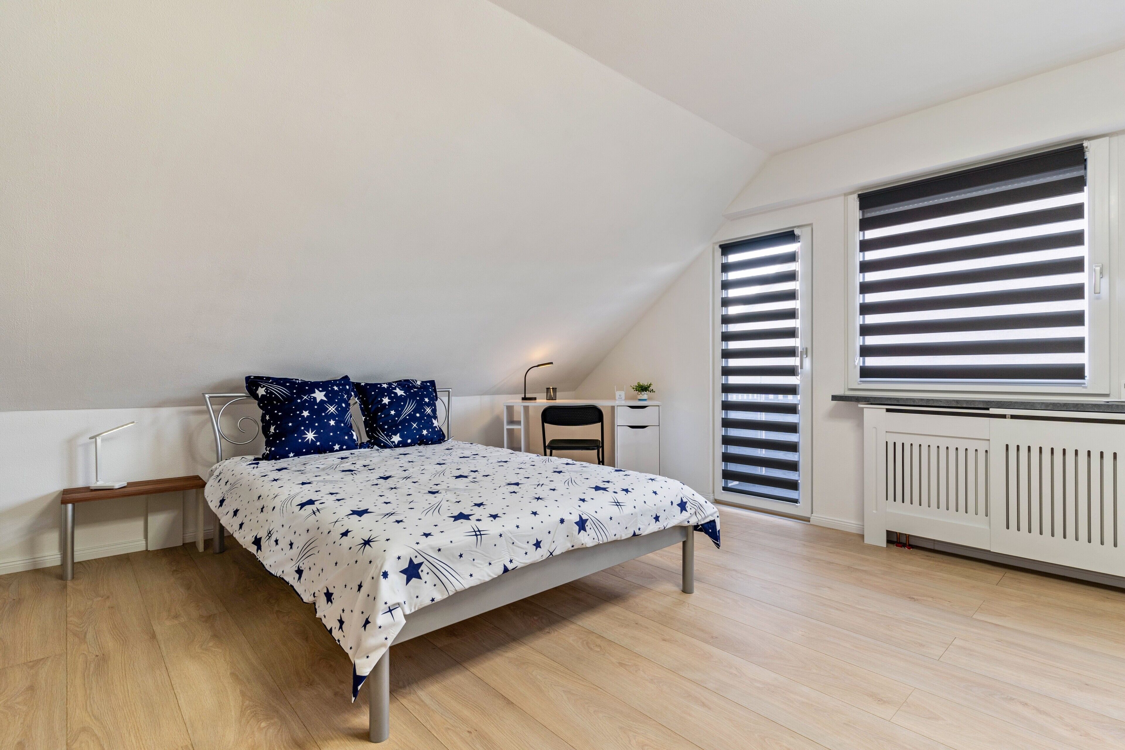 1 室のベッドルーム、アイロン / アイロン台、WiFi (無料)、ベッドシーツ