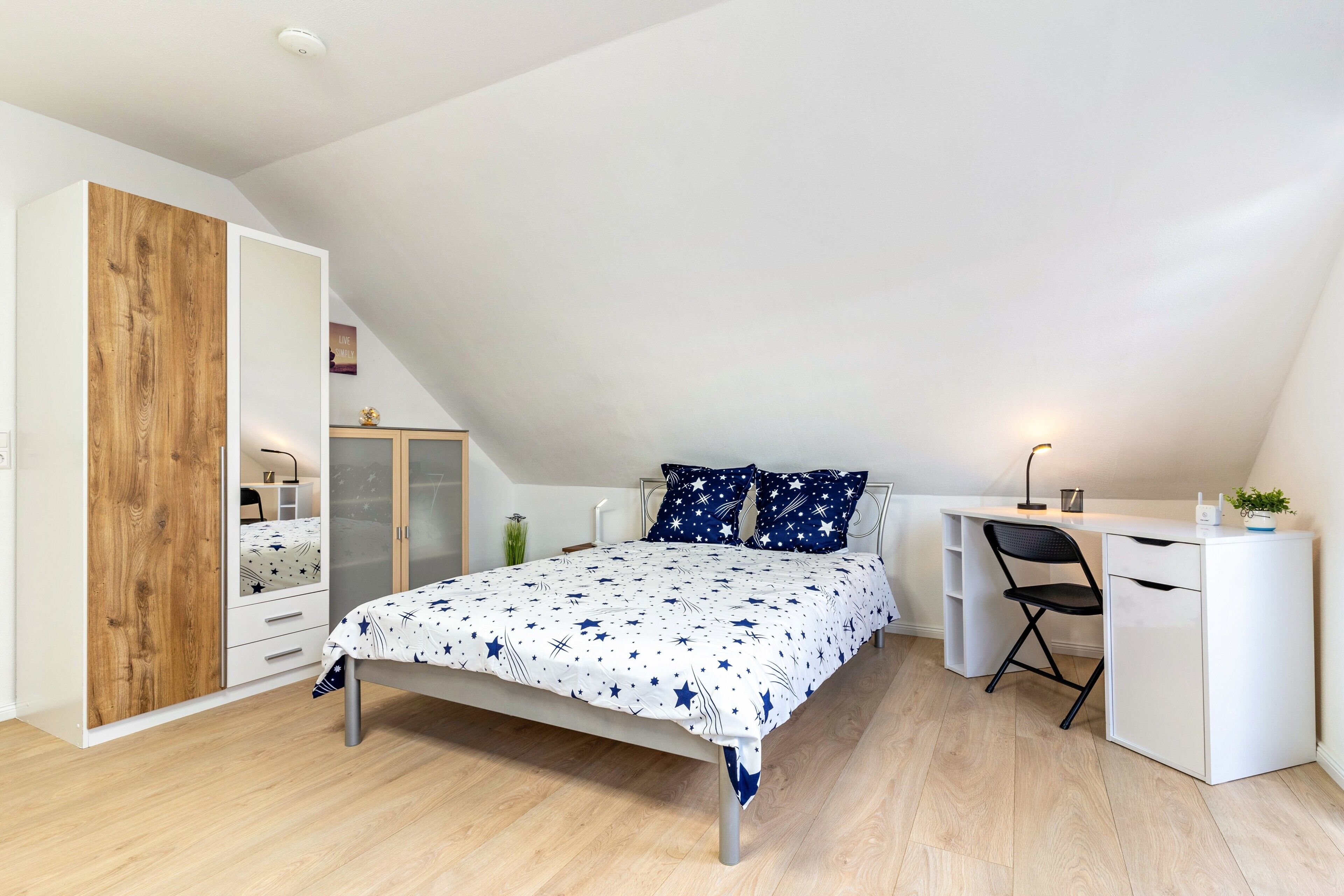 1 室のベッドルーム、アイロン / アイロン台、WiFi (無料)、ベッドシーツ