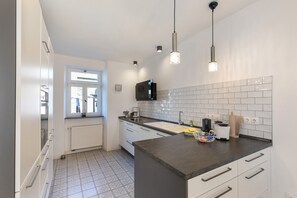 Kühlschrank, Ofen, Herdplatte, Geschirrspüler