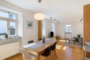 Dining - Holiday Home 'Family' with Shared Terrace and Wi-Fi (Thür)