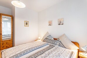 2 dormitorios, tabla de planchar con plancha, wifi gratis y ropa de cama