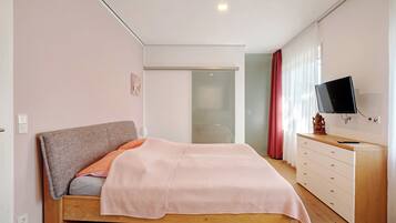 1 soverom, strykejern/-brett, wi-fi (inkludert) og sengetøy