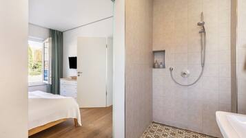 Doccia, asciugacapelli, asciugamani