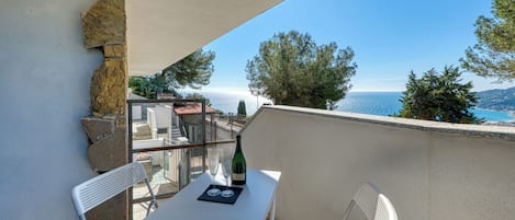 Family Apartment, 2 Bedrooms, Mountainside (Miramare 2 LUX - Total Sea View) | Balcony