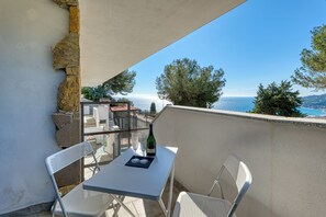 Familieleilighet, 2 soverom, ved fjell (Miramare 2 LUX - Total Sea View) | Balkong