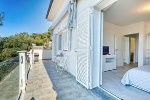 Familieleilighet, flere soverom, ved fjell (Miramare 1 LUX - Total Sea View) | Terrasse/patio