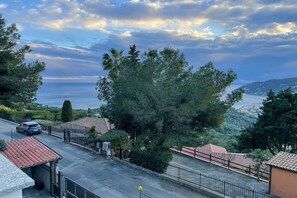 Family Apartment, Multiple Bedrooms, Mountainside (Miramare 3 LUX - Total Sea View) | View from room