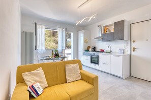 21-inch flat-screen TV with satellite channels - Miramare LUX Apartments (Laigueglia)