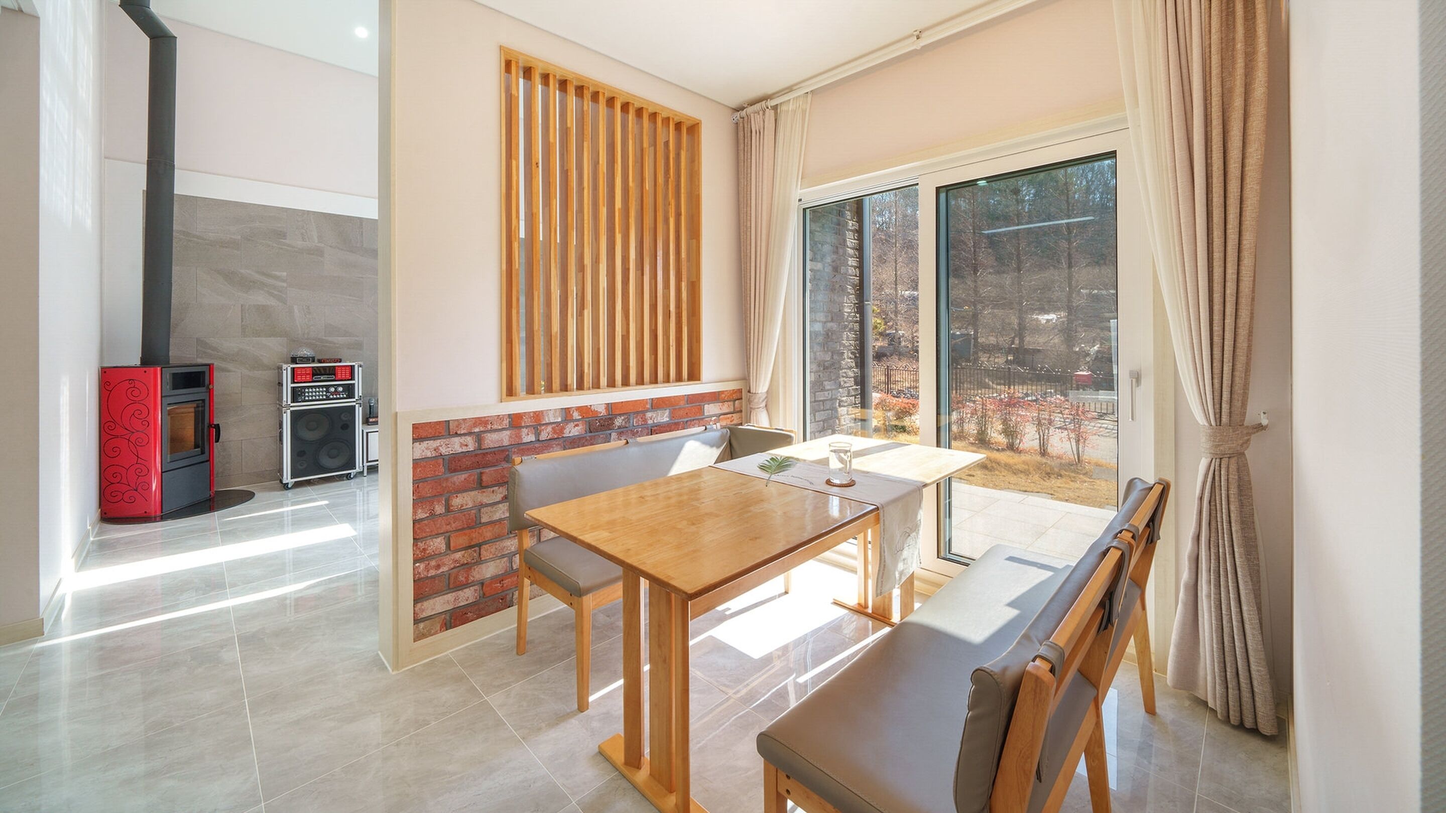 Basic-værelse - 3 soveværelser (Freesia  A) | 3 soveværelser, gratis Wi-Fi