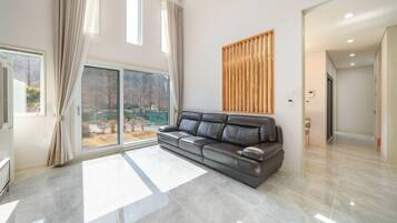 Quarto básico, 3 quartos (Freesia A) | Fachada