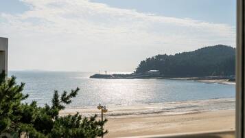 Basic Room, 1 Bedroom (room 304(no pet)) | 1 bedroom, free WiFi