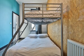 Studio 95 - Private Dormitory in Swansea Hostel Sleeps 5 | 免費無線上網、床單