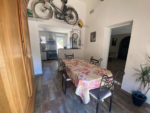 Dining - Villa in the south (Lecques)