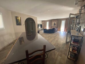 Interior - Villa in the south (Lecques)