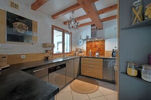 Fridge, microwave, oven, stovetop - The Camargue jewel case (Saint-Gilles)