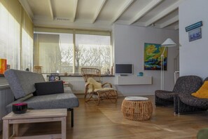 Living room - Holiday Home for 6 in Sint Maartenszee (Sint Maartensvlotbrug)