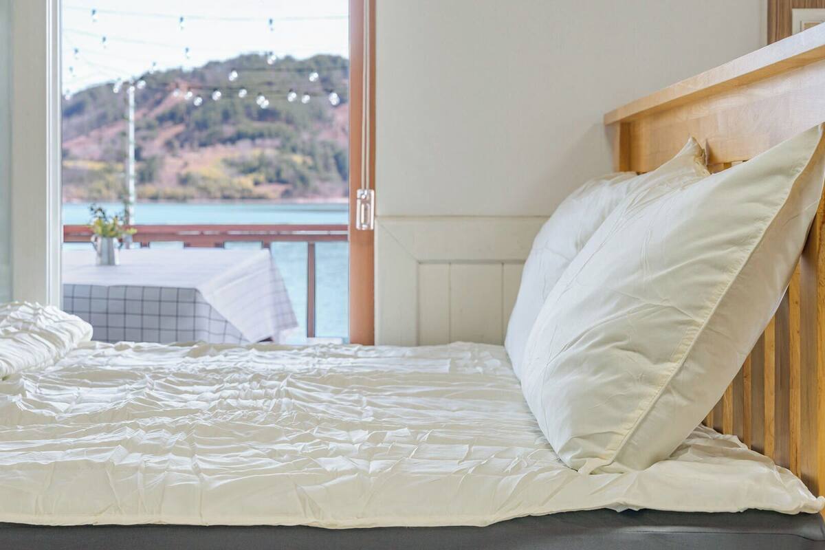 Basic Room, 1 Bedroom (101 (Ocean/BBQ/2 Adults Max, Kids OK)) | 1 bedroom, WiFi (free)