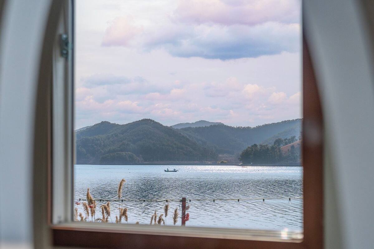 Basic Room, 2 Bedrooms (104(Ocean View/BBQ/Weak Wall with103)) | 1 bedroom, WiFi (free)
