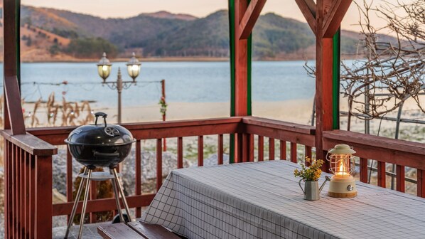 Basic Room, 2 Bedrooms (Room 104 (Ocean View / Private Barbec) | 1 bedroom, free WiFi - Namhae Bada Yanolja Pension (Namhae)
