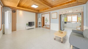 Basic Room, 1 Bedroom (Room 102 (Ocean View / Private Barbec)