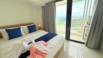 Suite, 1 Bedroom, Bay View | Premium bedding, individually decorated, individually furnished