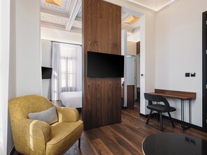 In-room safe, laptop workspace, blackout curtains, soundproofing - Bouquet Luxury Rooms (Chania)