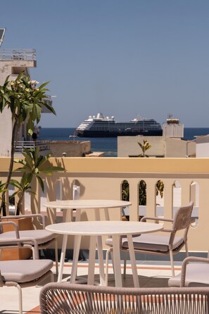 Terrace/patio - Bouquet Luxury Rooms (Chania)
